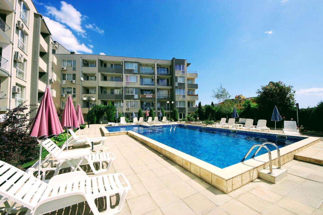 Green Dream 3 Rooms Apartment Butterfly Slantschew brjag Exterior foto
